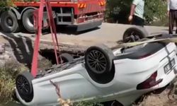 Erciş’te trafik kazası: Araç su kanalına uçtu!
