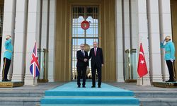 Erdoğan, İngiltere Başbakanı Starmer’i resmi törenle karşıladı