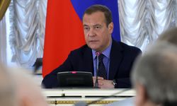 Medvedev: Trump artık Rusya ile savaş halinde