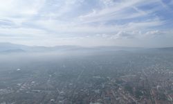 Bolu'da sis şehri etkisi altına aldı