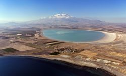 Van Gölü ve Arin Gölü aynı karede