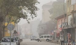 Sındırgı’da yoğun sis etkili oldu: Görüş mesafesi 20 metreye kadar düştü