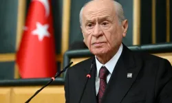 Bahçeli’nin rozeti Çifte Minareli Medrese’yi hatırlattı