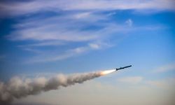 İran’dan Basra ve Umman Denizi’nde geniş ölçekli füze testi