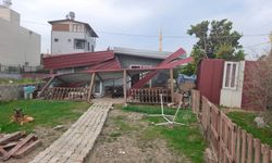 Fırtınanın uçurduğu çatı paniğe yol açtı