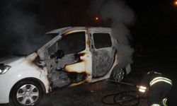 Ailesine kızan şahıs arabasını ateşe verdi