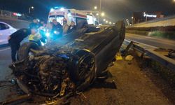 Üsküdar’da TEM bağlantı yolunda otomobil takla attı