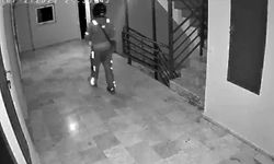 Ankara'da bir kurye apartman merdivenine tuvaletini yaptı