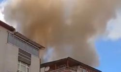 Etimesgut’ta binanın çatısı alevlere teslim oldu