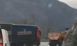 Artvin'de 5 aracı peş peşe sollayan tır faciaya davetiye çıkardı