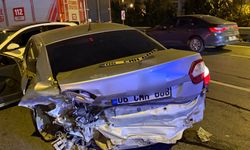 Avcılar D-100’de trafik kazası: İki yaralı, bir sürücü kaçtı