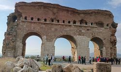 Doğaseverler Tralleis Antik Kenti’nde tarihle buluştu