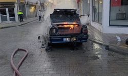 Babaeski’de seyir halindeki otomobil alev aldı