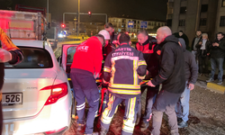 Tırın dorsesine saplanan otomobilde 1 kişi yaralandı