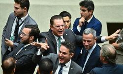 Bolsonaro’nun darbe cezasını düşüren tasarı meclisten geçti