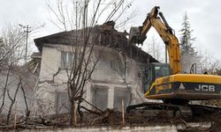 Karabük’te metruk bina yıkımları sürüyor