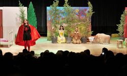 Kırmızı Başlıklı Kız müzikali Keçiören'de çocuklarla buluştu