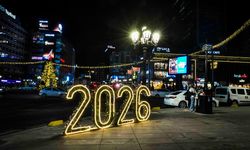 Ankara'da yeni yıl için meydanlar süslendi