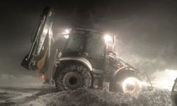 Muş’ta kar ve tipi 7 vatandaşı yolda mahsur bıraktı