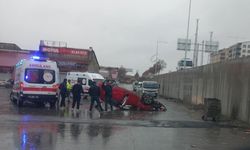 Tatvan’da otomobil köprüden uçtu