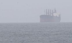 İstanbul Boğazını kilitleyen gemi kurtarılıdı