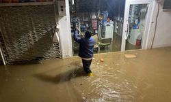 Antalya Serik’te sağanak yağış hayatı felç etti