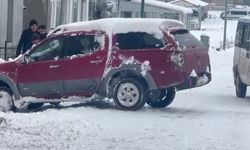 Çıldır’da kar ve buzlanma nedeniyle trafikte zor anlar