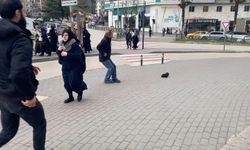 Bursa’da rüzgâr vatandaşlara zor anlar yaşattı