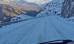 Çoruh vadisi yolunda buzlanma tehlikesi