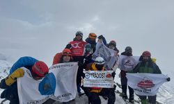 Trabzonlu dağcılardan Demirkapı’da kış zirvesi