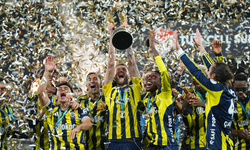 Fenerbahçe Süper Kupa’yı törenle kaldırdı