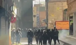 İran'da protestolar yayıldı: İnternet kapatıldı, ölüler var