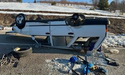 Konya’da buzlu yolda kaza