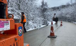 Sakarya’nın iki ilçesinde çelik bariyerlerle yol güvenliği artırıldı