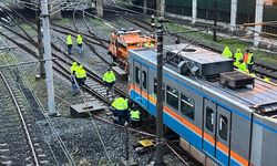 Esenler Otogar durağında metro raydan çıktı, yolcular tahliye edildi