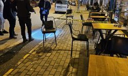 Kafede silahlar konuştu: Bir genç vuruldu