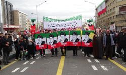 Tahran’da milyonlar İslam Devrimi yürüyüşünde buluştu