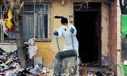 Kötü koku ihbarı gerçek çıktı: Evden 30 ton çöp çıkarıldı