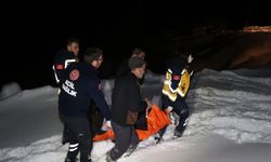 Erzurum’da kar ve elektrik kesintisi nedeniyle oksijensiz kalan hastaya ekipler yetişti