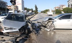 Antalya'da trafik kazası: 2 yaralı