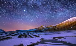 Bitlis’te karla kaplı dağlar yıldızlarla buluşuyor