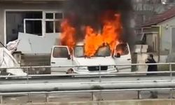 Denizli’de park halindeki araç alevlere teslim oldu