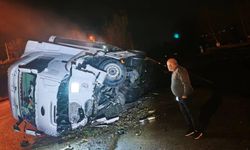 İnegöl'de kontrolden çıkan tır kanala uçtu