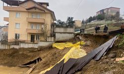 İzmit’te inşaat sahasında toprak kayması