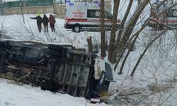 Muş’ta işçileri taşıyan minibüs devrildi, 6 yaralı