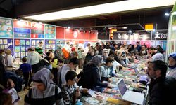 Sakarya’da kitap şöleni: Çocuk edebiyatı fuarı devam ediyor