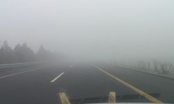 Şanlıurfa’da yoğun sis trafikte zor anlar yaşattı