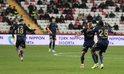 Fenerbahçe geriden geldi ama liderlik yolunda takıldı