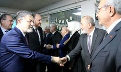 Bakan Yumaklı’dan huzurevindeki kadınlara 8 Mart ziyareti