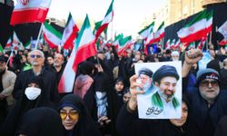 Tahran’da on binler Mücteba Hamaney için toplandı